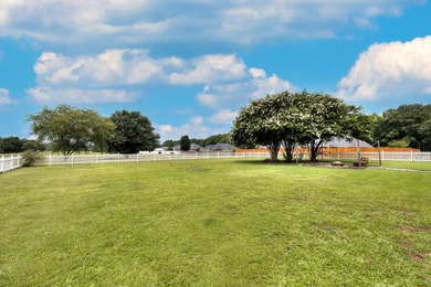 Welcome home to this beautifully landscaped brick home offering - photo 4