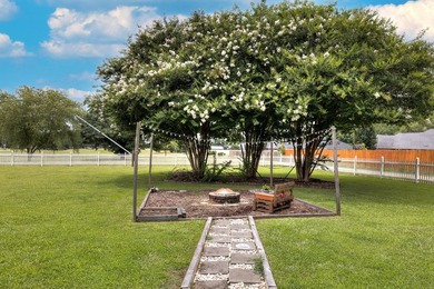 Welcome home to this beautifully landscaped brick home offering - photo 5