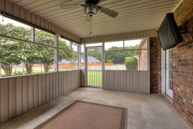 Welcome home to this beautifully landscaped brick home offering - photo 9