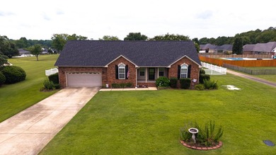 Welcome home to this beautifully landscaped brick home offering - photo 10