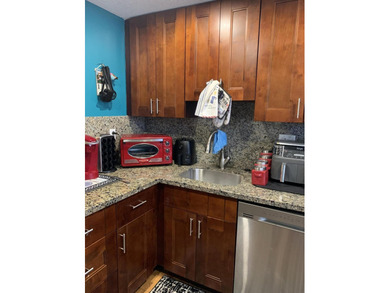 Bright and spacious 2BR/BA condo in a beautiful well maintained