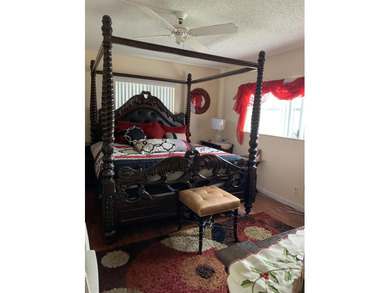 Bright and spacious 2BR/BA condo in a beautiful well maintained