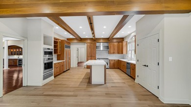 Stunning, TOTALLY UPDATED 3 story home in gated golf course - photo 11