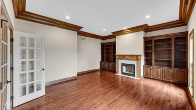 Stunning, TOTALLY UPDATED 3 story home in gated golf course - photo 15
