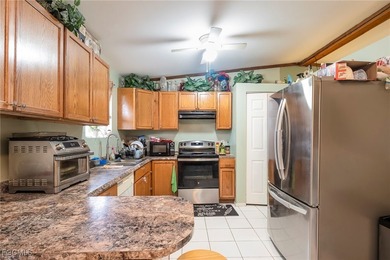 MOTIVATED SELLERS! Experience the perfect opportunity to own a - photo 6