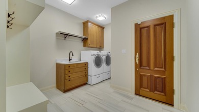 Stunning, TOTALLY UPDATED 3 story home in gated golf course - photo 18