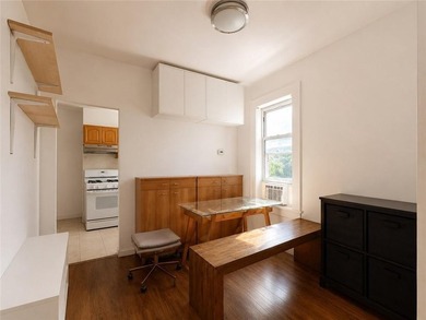 Welcome to 1012 39th St #4A! Bright walk-up condo featuring 2 - photo 2