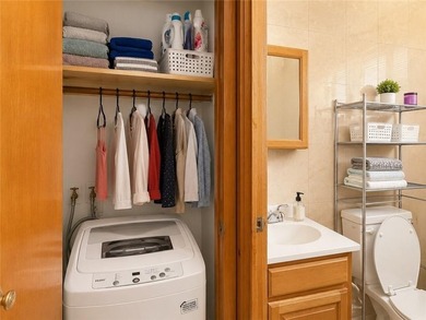 Welcome to 1012 39th St #4A! Bright walk-up condo featuring 2 - photo 5