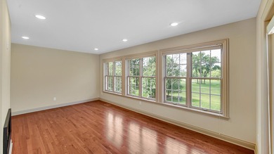 Stunning, TOTALLY UPDATED 3 story home in gated golf course - photo 26