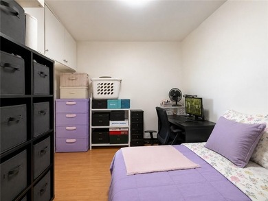 Welcome to 1012 39th St #4A! Bright walk-up condo featuring 2 - photo 7