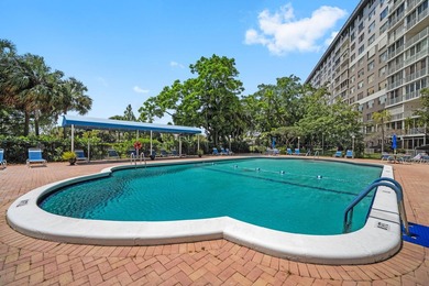 Welcome to Unit 406 at Hillcrest East 26 in Hollywood. This 1 - photo 27