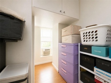 Welcome to 1012 39th St #4A! Bright walk-up condo featuring 2 - photo 8