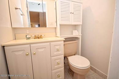 Welcome to this move-in-ready 3-bedroom, 3 bath end unit condo - photo 9