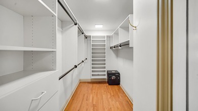 Stunning, TOTALLY UPDATED 3 story home in gated golf course - photo 30