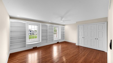 Stunning, TOTALLY UPDATED 3 story home in gated golf course - photo 31