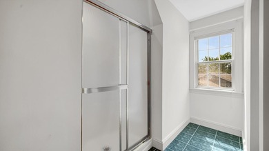 Stunning, TOTALLY UPDATED 3 story home in gated golf course - photo 42