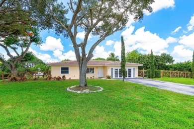 (private lake, pond, creek) Home For Sale in Boynton Beach Florida