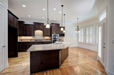 Having It All! That is what describes this stately 3 Bedroom, 3 - photo 10