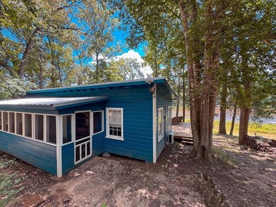 Good vibes cabin on the lake! Located in the gated and private - photo 10