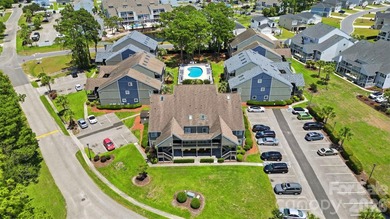 Motivated Seller!! Ground Floor Unit! This cozy 2 bedroom, 2 - photo 6