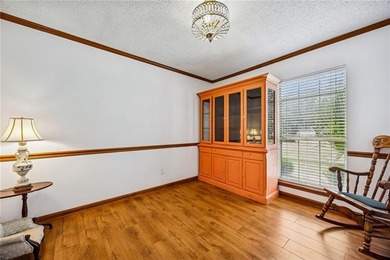This stunning Shadowlawn Estates home boasts 4-bedroom, 2 - photo 12