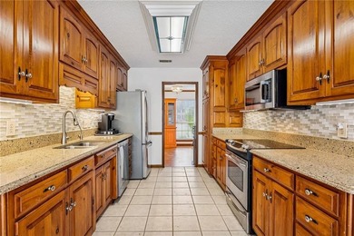 This stunning Shadowlawn Estates home boasts 4-bedroom, 2 - photo 15