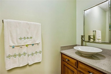 This stunning Shadowlawn Estates home boasts 4-bedroom, 2 - photo 20