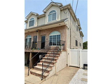 Move right in to this beautifully maintained home on a quiet - photo 2