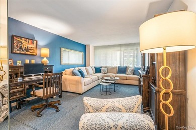 Welcome to the Largest One Bedroom, Junior 4 Luxury Apartment at - photo 2