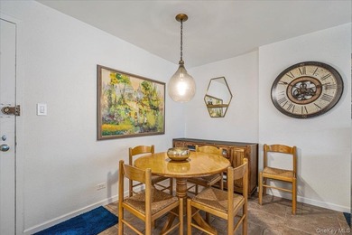 Welcome to the Largest One Bedroom, Junior 4 Luxury Apartment at - photo 4
