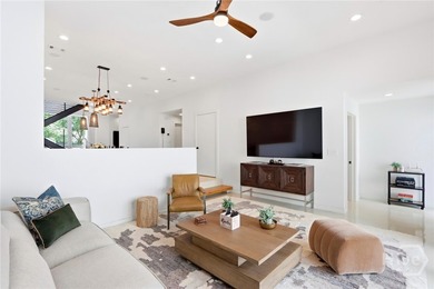 MODERN LIVING - SAVANNAH STYLE! One of Savannah's rare - photo 27
