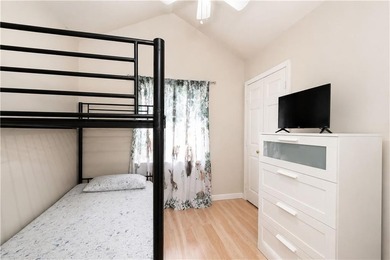 Move right in to this beautifully maintained home on a quiet - photo 8
