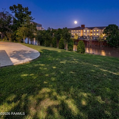 Live elevated on the river, minutes from the heart of Lafayette - photo 1