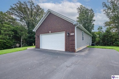 Welcome home to this beautiful ranch nestled in the highly - photo 5