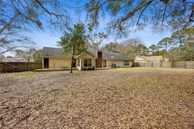 This stunning Shadowlawn Estates home boasts 4-bedroom, 2 - photo 38