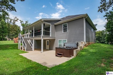 Welcome home to this beautiful ranch nestled in the highly - photo 8