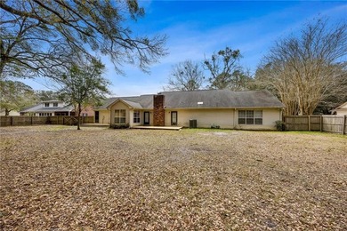This stunning Shadowlawn Estates home boasts 4-bedroom, 2 - photo 39