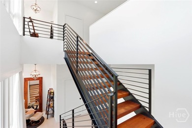 MODERN LIVING - SAVANNAH STYLE! One of Savannah's rare - photo 42
