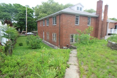 Two-story brick on a 55 x 104 lot. The top floor has 4 bedrooms - photo 6