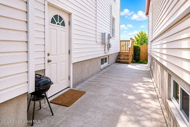 Welcome to this beautifully renovated home nestled in the heart - photo 4