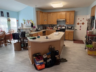 PRICE IMPROVEMENT! Welcome to 117 Delaware Avenue in desirable - photo 3