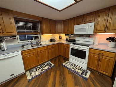 BACK ON THE MARKET:PREVIOUS BUYER'S LOSS, YOUR GAIN!! ADJUSTED - photo 5