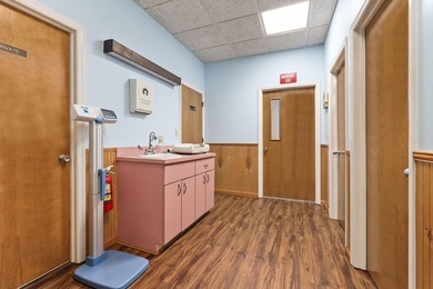 Medical Office Condo. Move in Ready! 1,734 sq feet. Near - photo 11