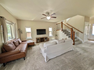 Welcome home to this beautifully maintained Eagle Mountain gem - photo 13