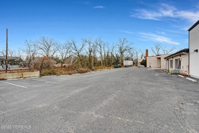 Great buy! Warehouse plus retail in prime location on Rt 35 - photo 14