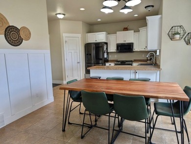 Welcome home to this beautifully maintained Eagle Mountain gem - photo 16