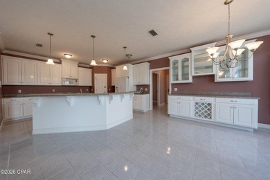 Spacious 3-bedroom, 2-bath traditional ranch-style brick home - photo 21