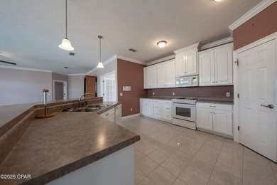 Spacious 3-bedroom, 2-bath traditional ranch-style brick home - photo 22