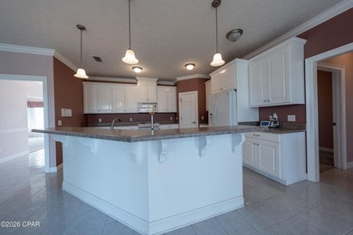 Spacious 3-bedroom, 2-bath traditional ranch-style brick home - photo 24
