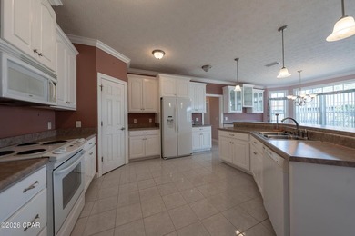 Spacious 3-bedroom, 2-bath traditional ranch-style brick home - photo 28